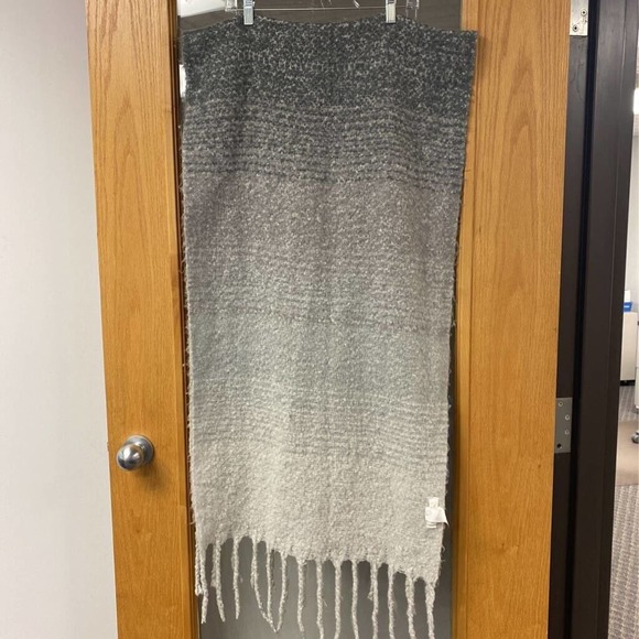 Grey Ombre Scarf-Blanket - Picture 4 of 7